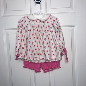 The Oaks Apparel Two-Piece Set Size 24m